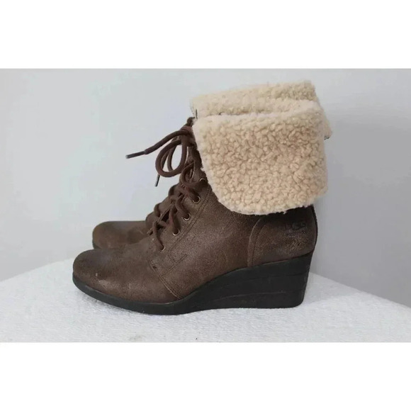 UGG ZEA leather wedge booties 11 - Picture 12 of 13